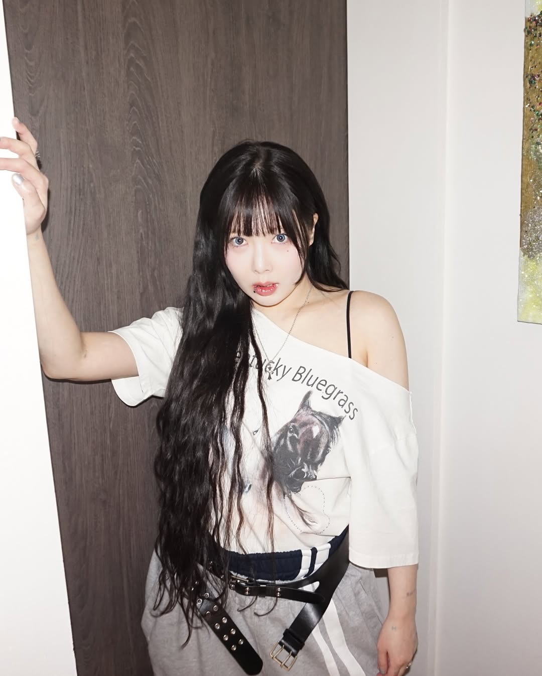 「ヨン・ジュンヒョンの妻」ヒョナがニューシングル発売…肩出しショット公開