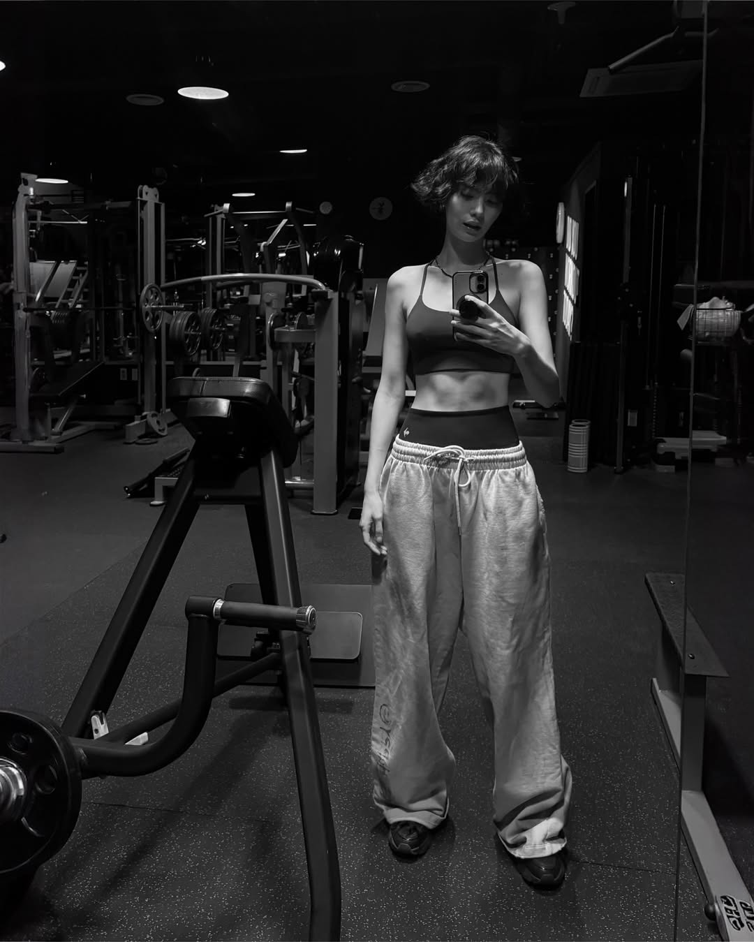 ナナ「スレンダーだと思っていたのに…」実は腹筋クッキリ