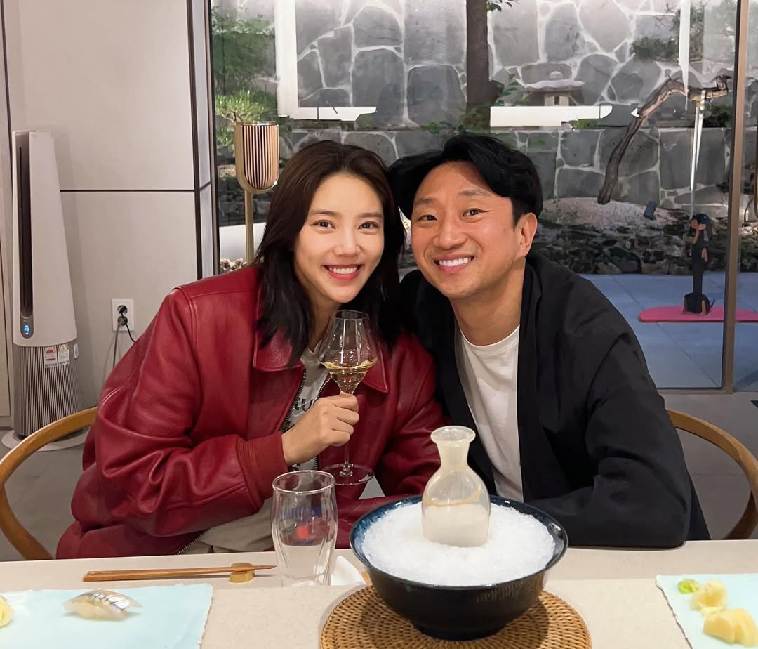 結婚3周年ソン・ダムビ＆イ・ギュヒョク、和やかにデート　「今のように幸せに過ごそう」