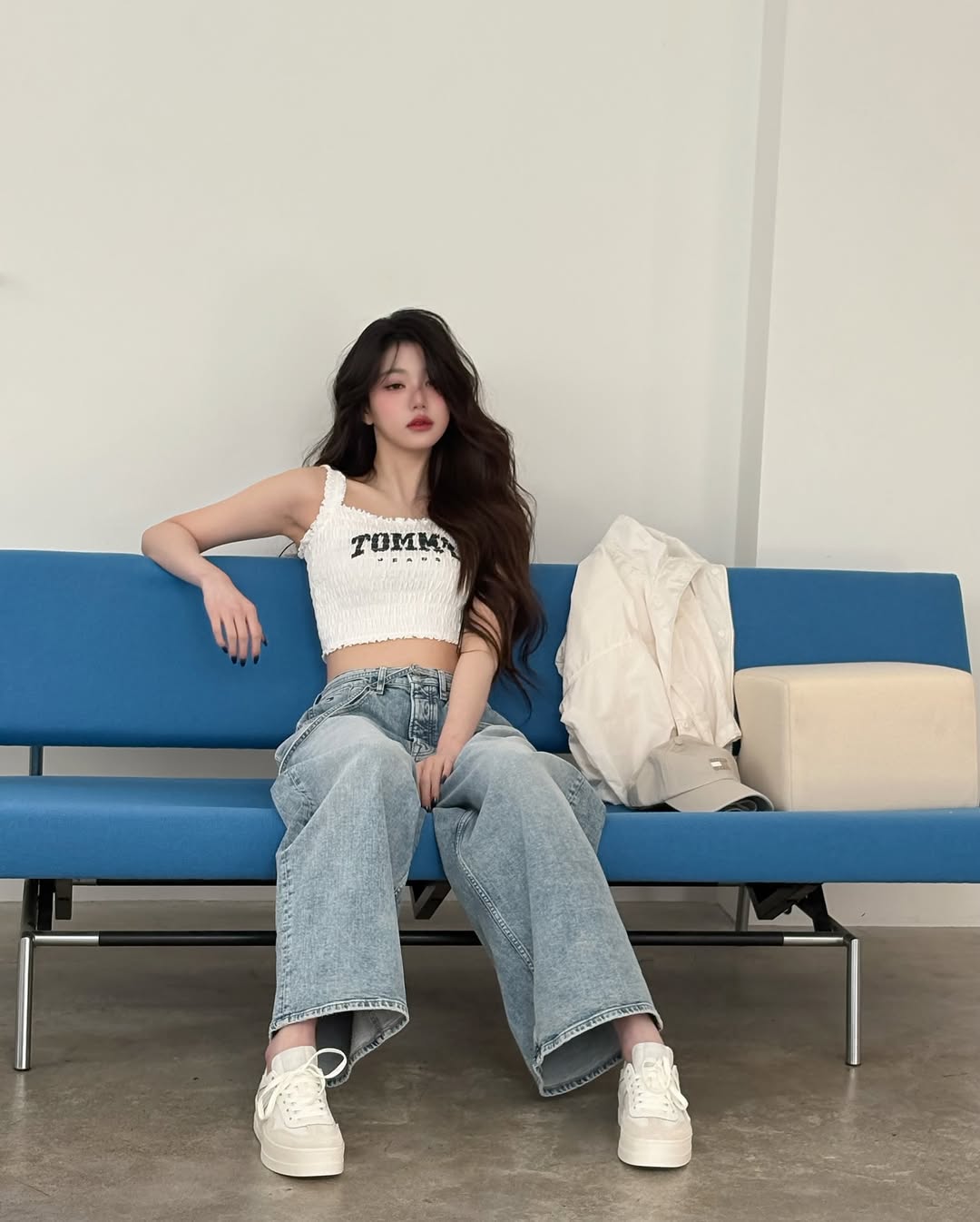 IVEウォニョン「永遠の私のお姫様」ほっそりウエストあらわ