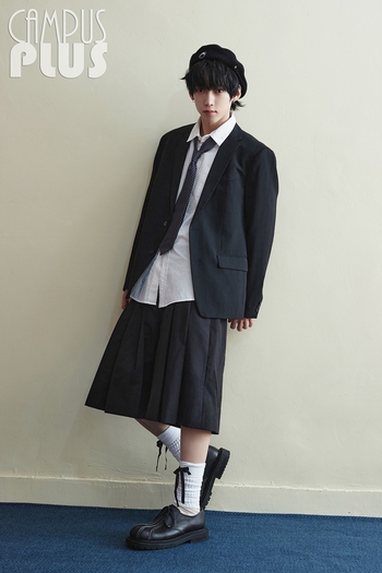 【フォト】AMPERS&ONEカムデン、大学生向け雑誌の表紙を飾る