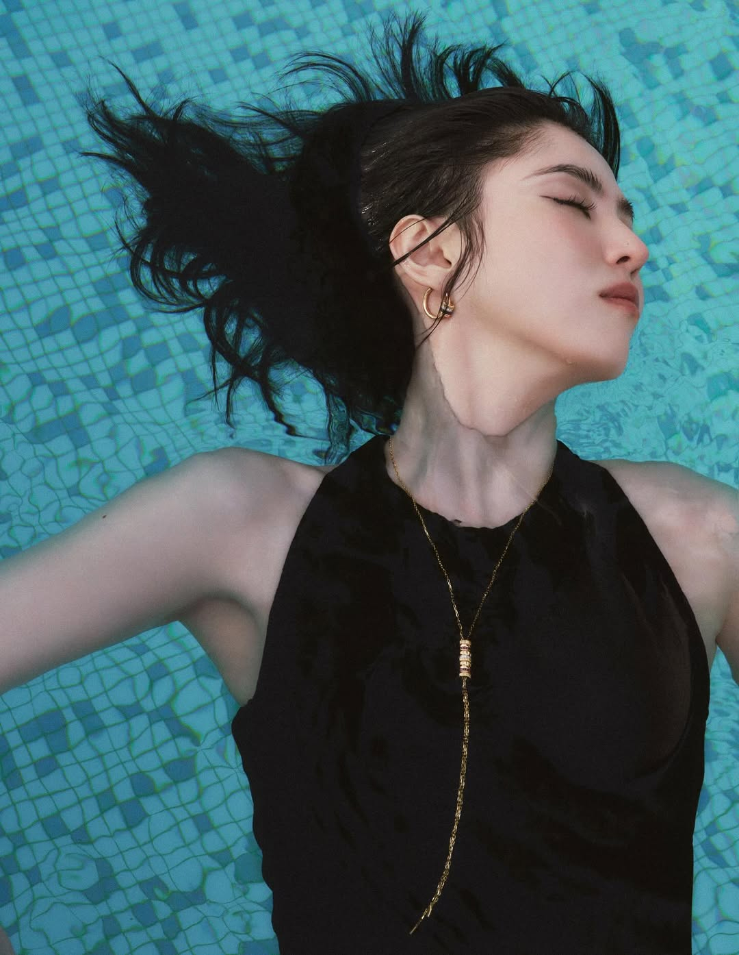 ハン・ソヒ、水に濡れても乱れなき美しさ…魅惑的な眼差しで深まる感性