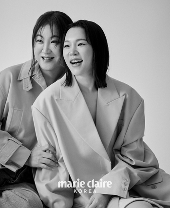 【フォト】ハン・イェリ&サラム・エンタ代表イ・ソヨンがグラビア撮影、15年間の同行に終止符