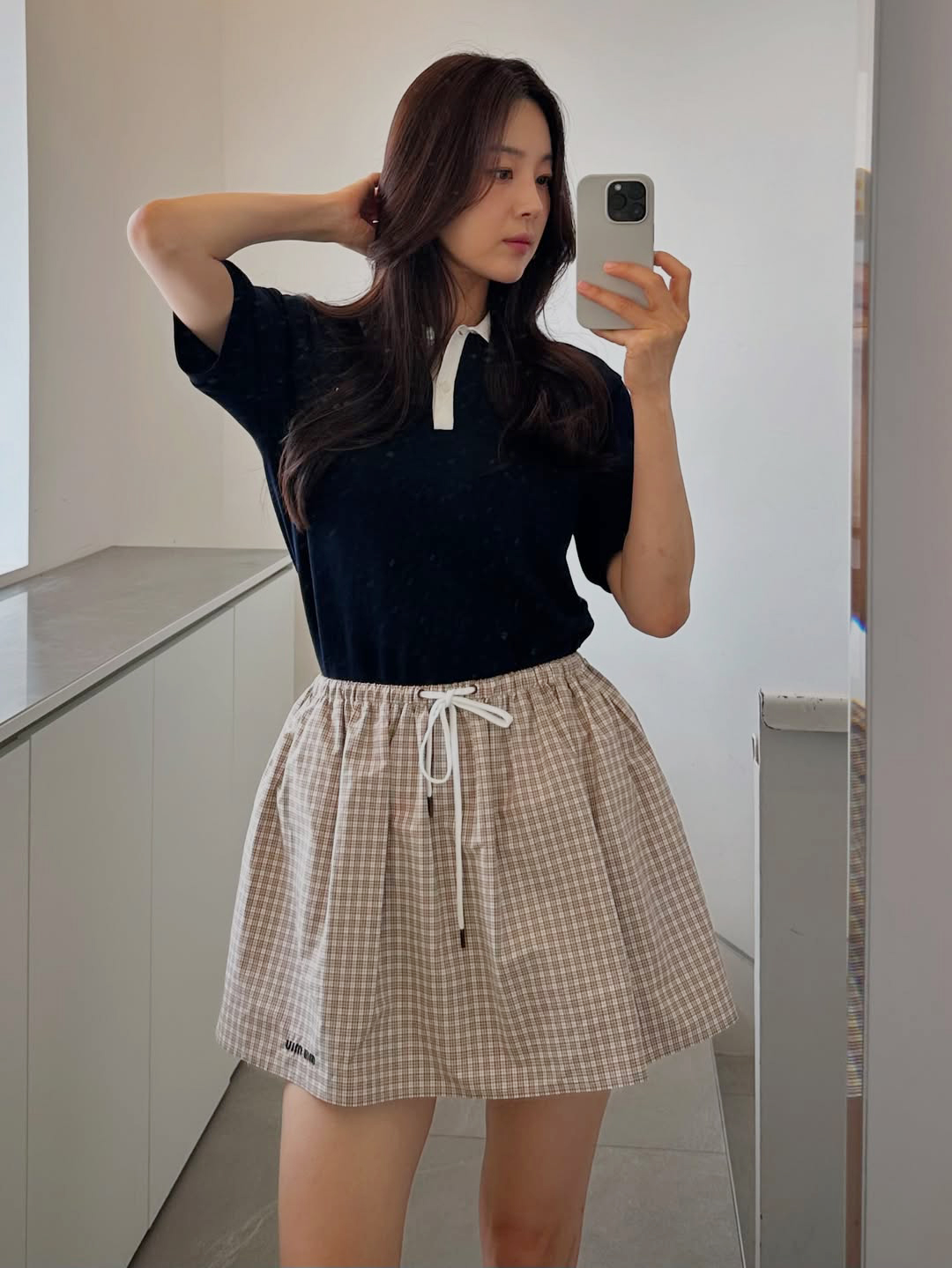 さわやかな検事夫人ハン・ジヘ、「キャンパスの女神コーデ」も着こなす最強の若々しさ