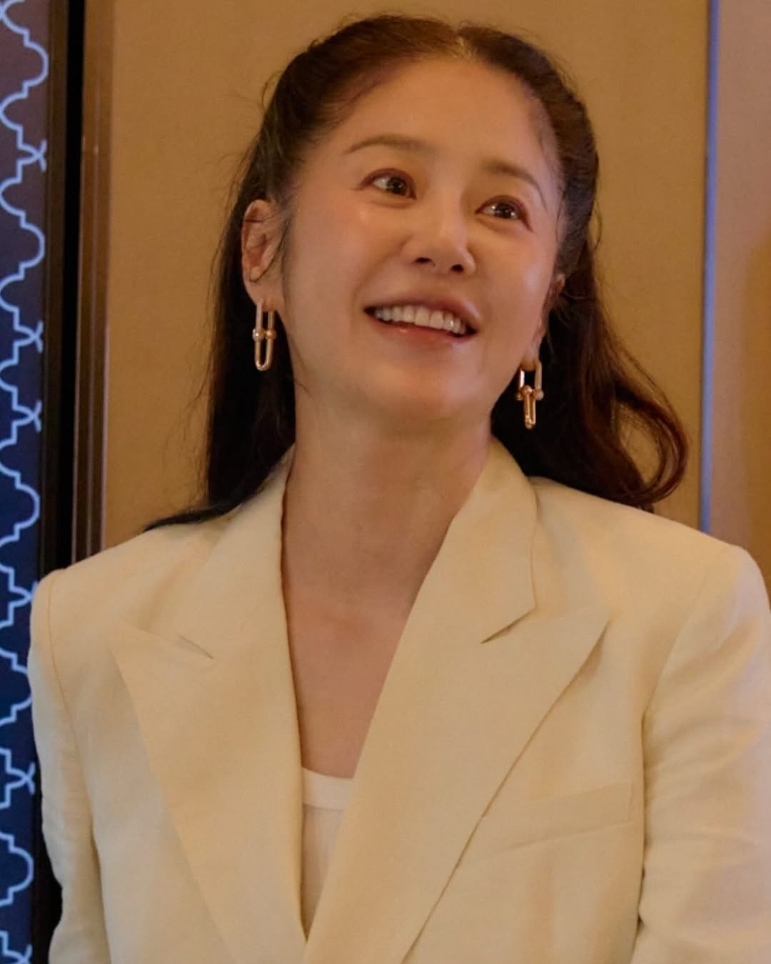 54歳コ・ヒョンジョン、20代に劣らぬ美しさ…上品な魅力