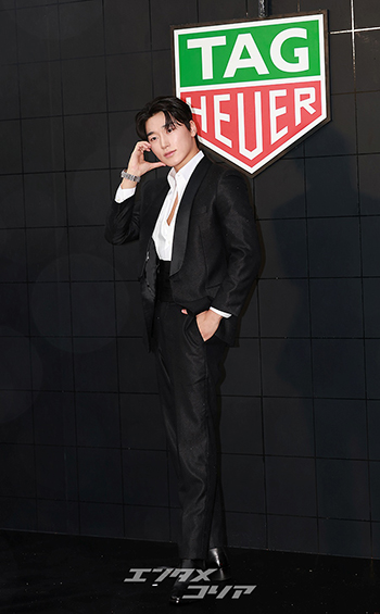 【フォト】ATEEZサン、「ほっぺハート」で魅力アピール