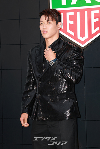 【フォト】サッカー選手の黄喜燦、男らしさ漂うビジュアル