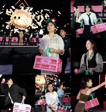 【フォト】『イカゲーム』メーンキャストたち「幸運のサインボールをどうぞ」