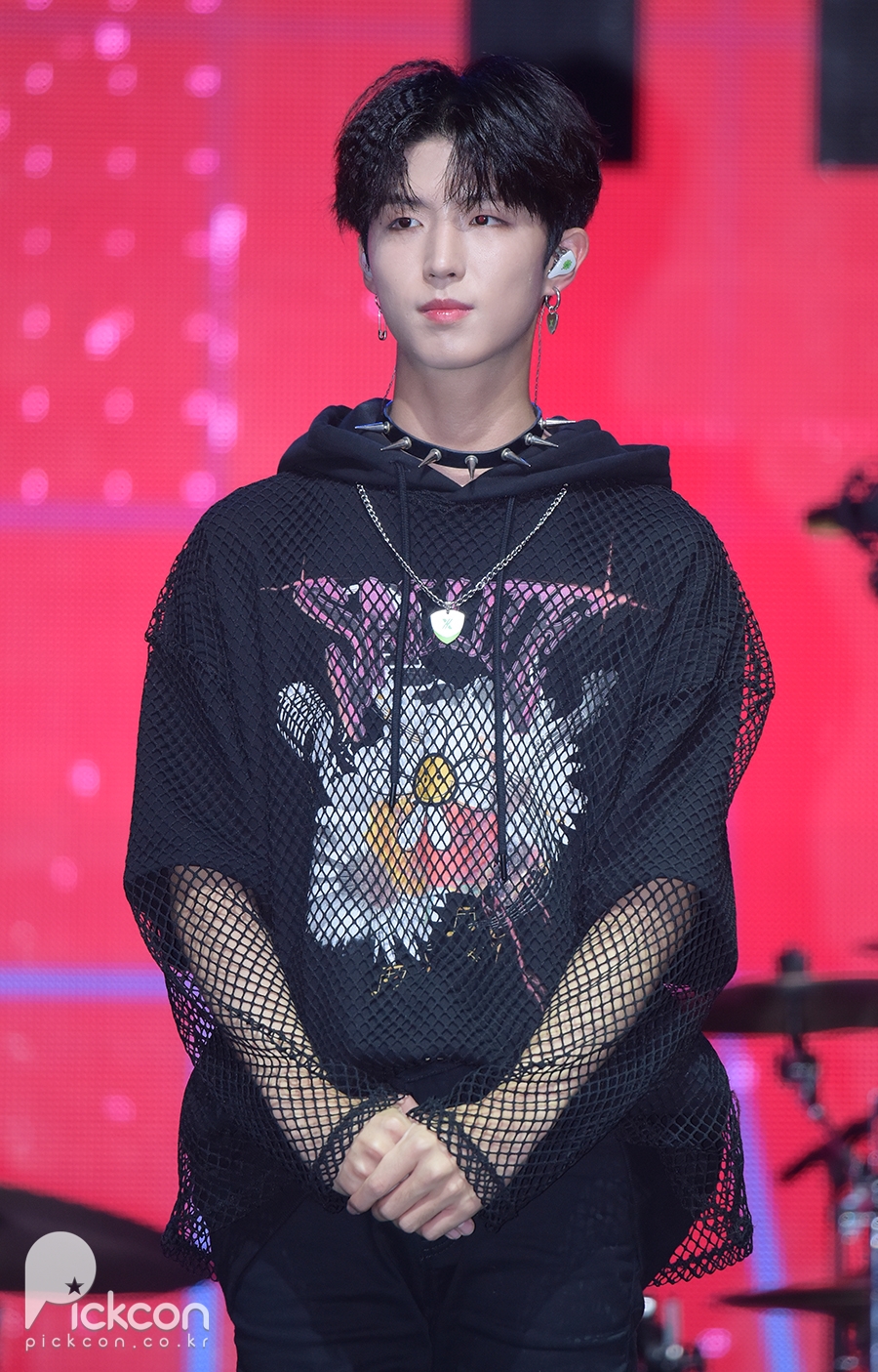 Xdinary Heroesジュンハン、優生学的な発言めぐり謝罪…所属事務所「責任を痛感…教育する方針」