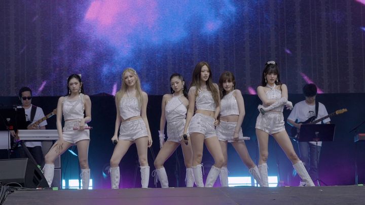 IVE　K-POPガールズグループ初「ロラパルーザ・ベルリン」のステージに