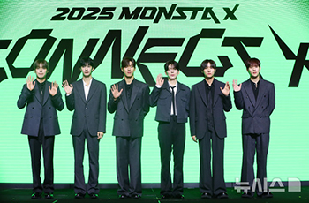 【フォト】MONSTA X、完ぺきなスーツの着こなし…デビュー10周年懇談会