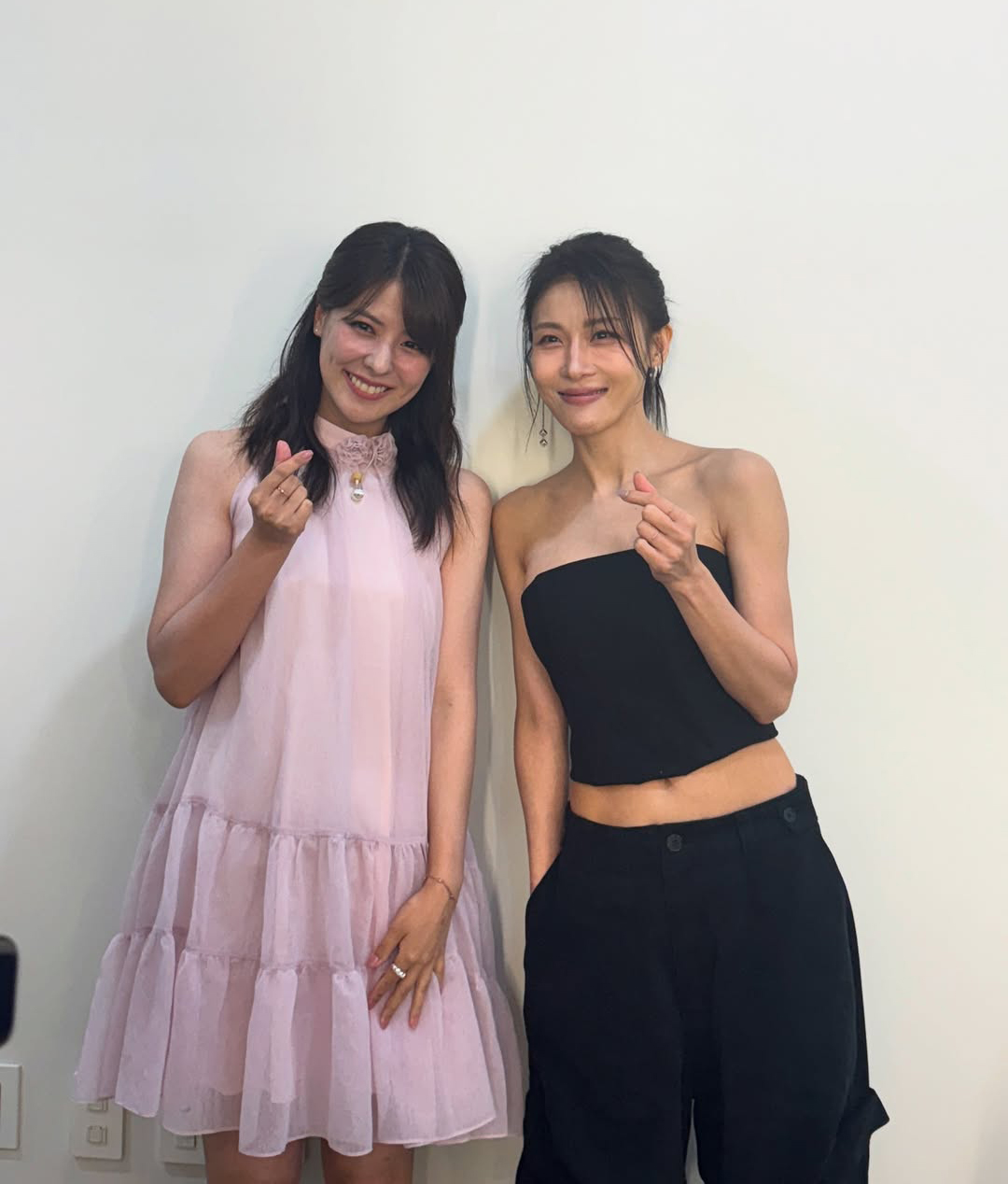 ハ・ジウォンと藤井美菜が美しさ対決？　韓日スターのツーショットにドキッ
