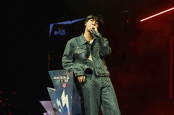 防弾少年団JIN、米国ツアー完走…観客9万人動員