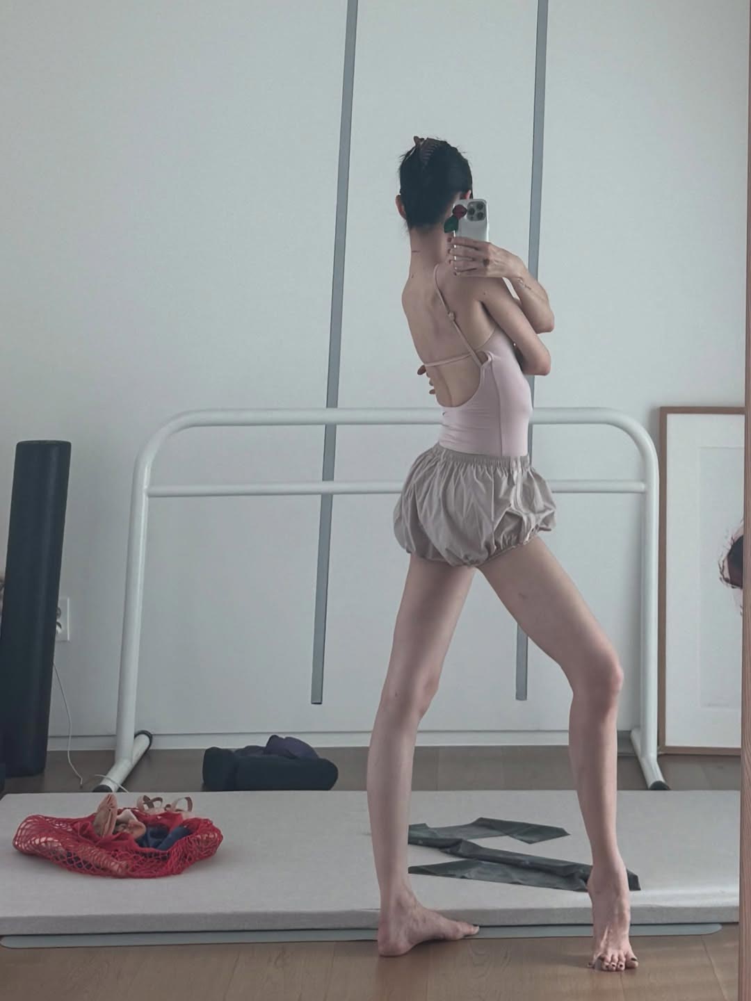 オム・テウンの妻ユン・ヘジン、レオタード姿で超スレンダーボディ披露