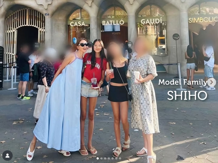 秋山成勲の娘・紗蘭さん、欧州旅行中…母SHIHO似の長身スレンダーボディに視線集中