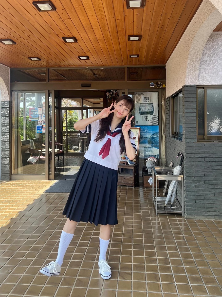 34歳ハ・ヨンス、制服を着てラブリーな少女に変身