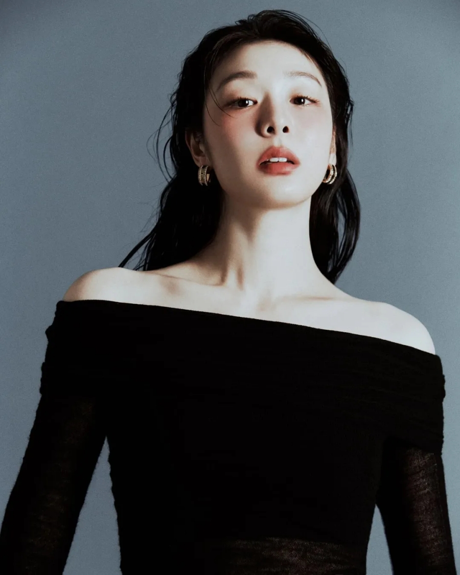 キム・ヨナのこんな姿が…　ゴージャスな雰囲気で魅惑的な美しさ炸裂