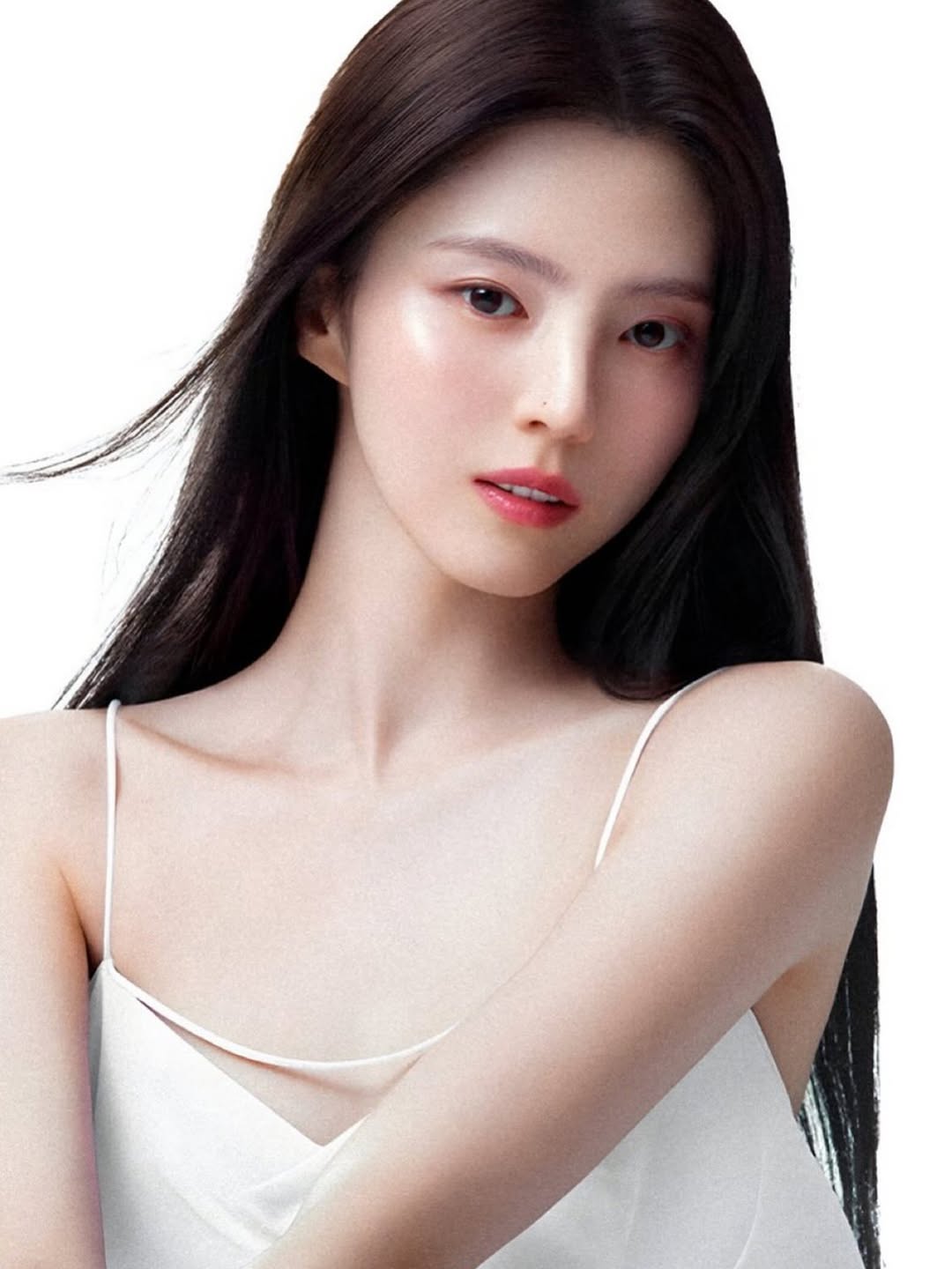 ハン・ソヒ　ロングストレートヘアで清楚な美しさ