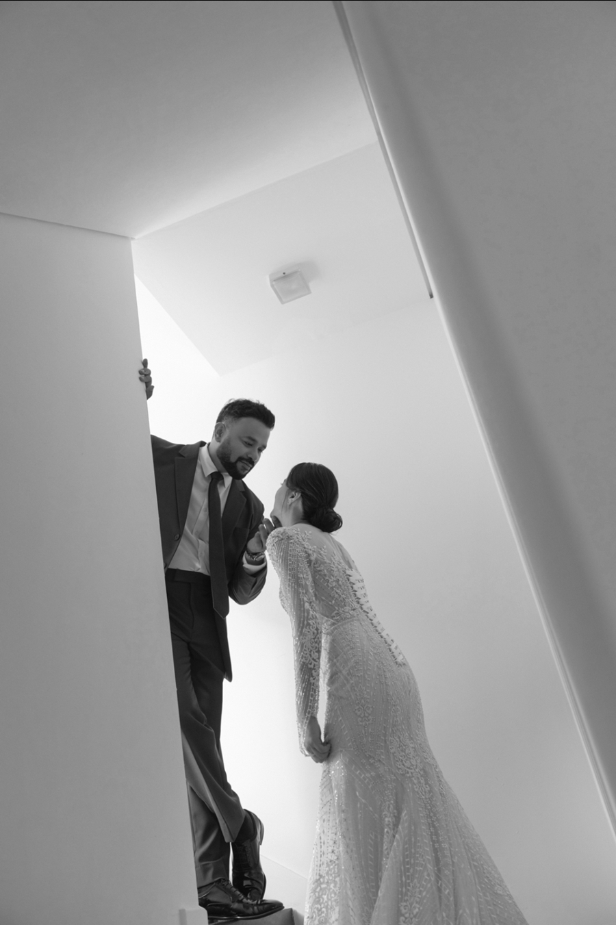 『アブノーマル会談』インド人タレント　9月に韓国人女性と結婚…「おめでた」も