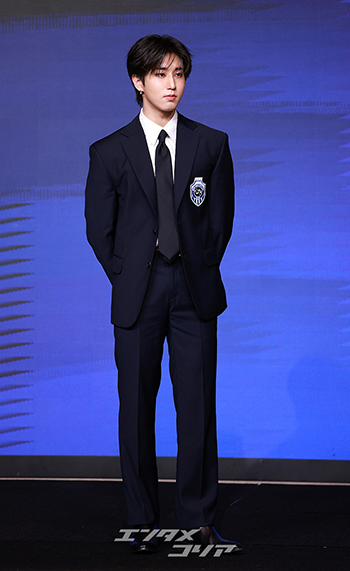 【フォト】Stray Kidsハン、雰囲気のある男