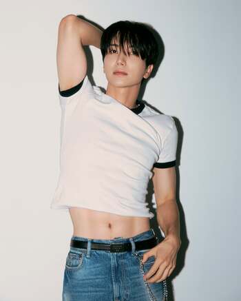 【フォト】SUPER JUNIORイトゥク「腹筋チラ見せ」グラビア