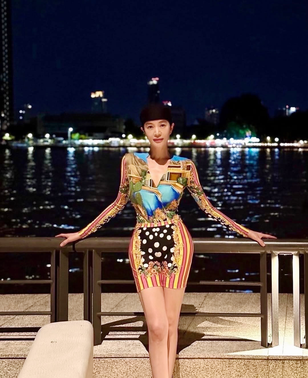 どんな衣装も完ぺきに着こなすキム・ヘス、ボディラインあらわなワンピ姿披露