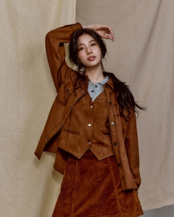 【フォト】スジ あふれる感性とシックなムード…「GUESS」秋物グラビア公開