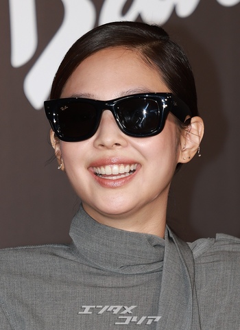 【フォト】BLACKPINKジェニー サングラスをかけても隠せない美しさ
