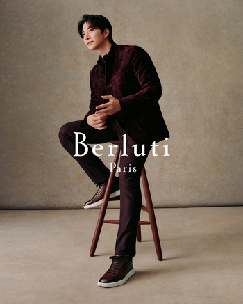 【フォト】2PMジュノ、BerlutiのFWキャンペーンで優雅なビジュアル披露