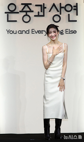 【フォト】パク・ジヒョン、目が離せない優雅なスタイル