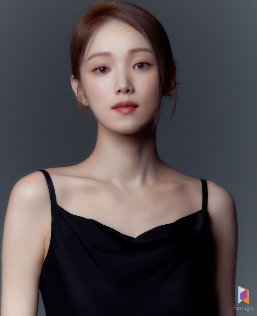 【フォト】イ・ソンギョン、10年ぶり新プロフィール写真…清純さと上品さの共存