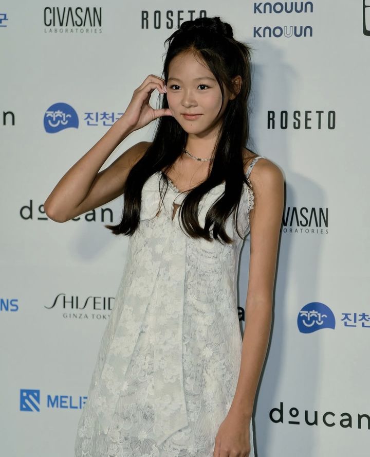 秋山成勲「娘・紗蘭　14歳なのに身長170cm…うれしいけど寂しい　涙が出る」