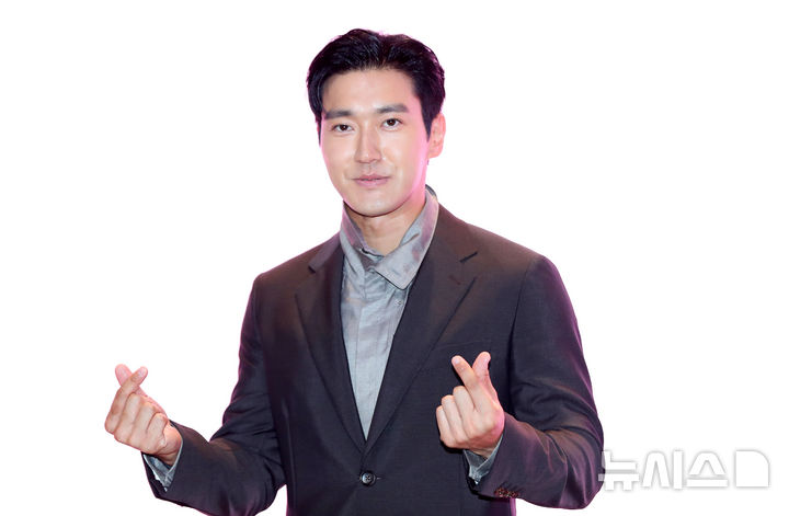 SJシウォン、銃撃され死亡したチャーリー・カーク氏への追悼コメントを突然削除