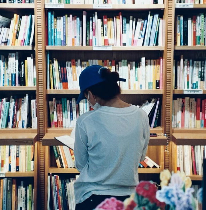 イ・サンスンが夫婦の幸せな日常公開、洗濯物に覆われたキュートな妻イ・ヒョリ