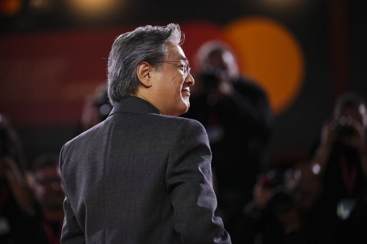 イ・ビョンホン＆ソン・イェジン主演『仕方ない』が国際観客賞受賞＝トロント映画祭