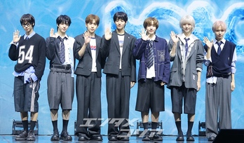 【フォト】IDID、ドキドキのデビュー先行公演