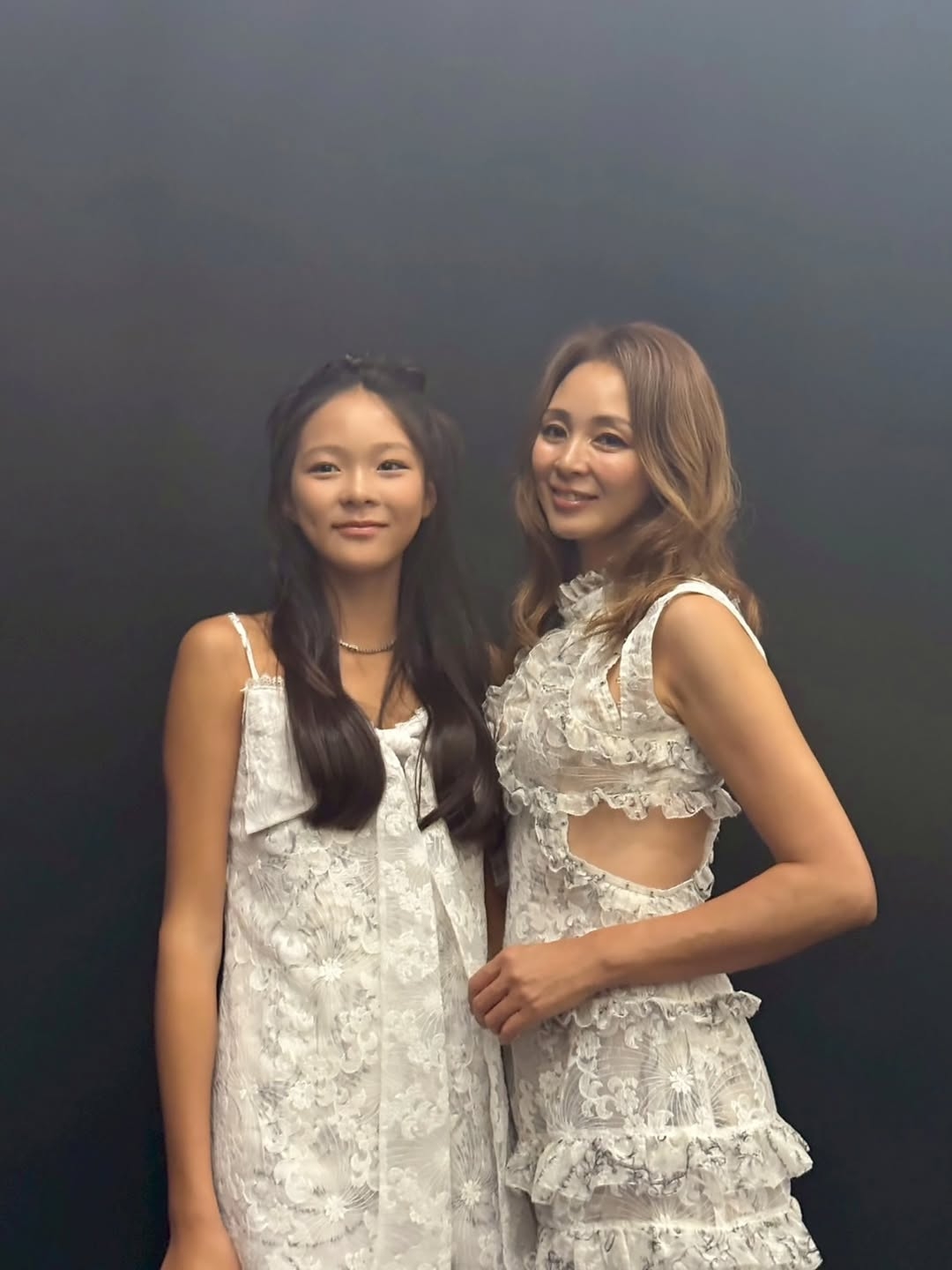 14歳で身長170センチの秋紗蘭さん、「ママおしゃれ」と愛情表現…スタイル抜群の母娘