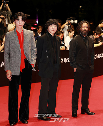 【フォト】ホン・ギョン&ピョン・ソンヒョン監督&山田孝之、『グッドニュース』チーム登場=釜山映画祭