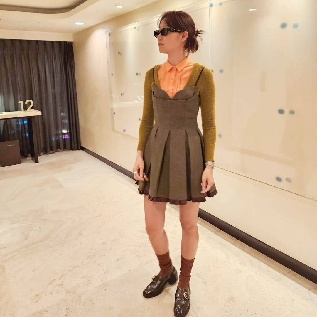 コン・ヒョジン　ユニークなレイヤードルック…個性光るファッションで釜山国際映画祭に