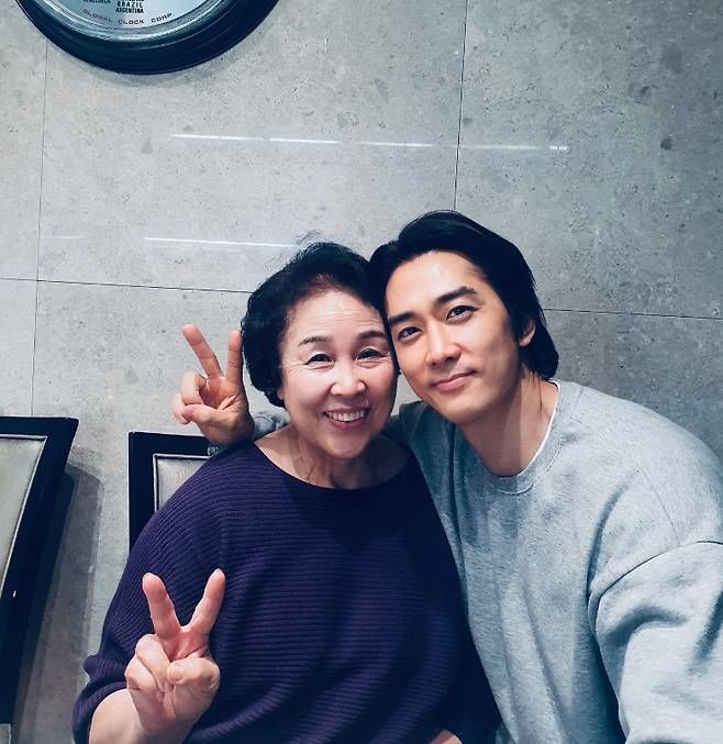 母亡くしたソン・スンホン「また会えたら『大好きだ』と言いたい」心境告白