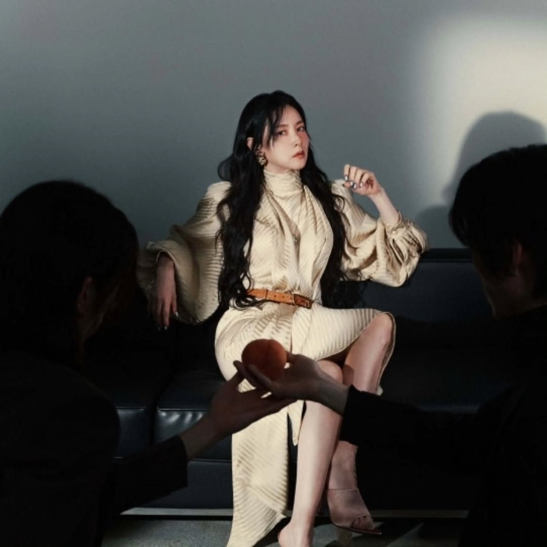 54歳イ・ヨンエ、年齢を感じさせない美しさ…魅惑的な表情