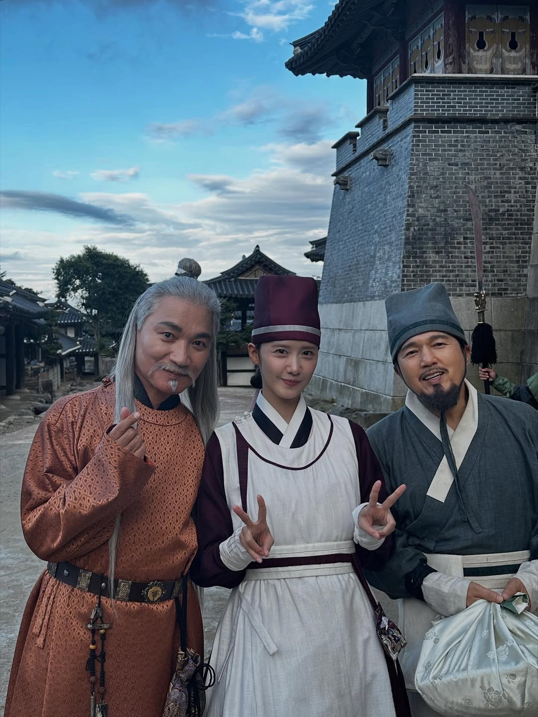 今週最終回の『暴君のシェフ』主演ユナ、撮影現場でのオフショット公開