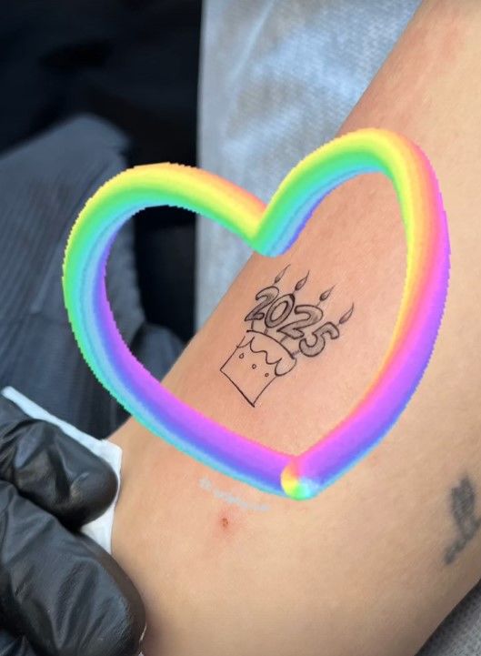 ハン・イェスル＆ 10歳年下の夫　一緒にタトゥー「合法化されました」