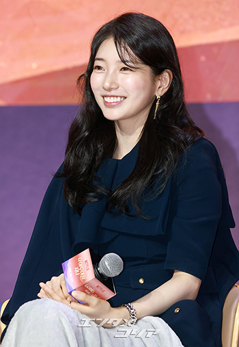 【フォト】スジ、きょうも清らかな美しさ