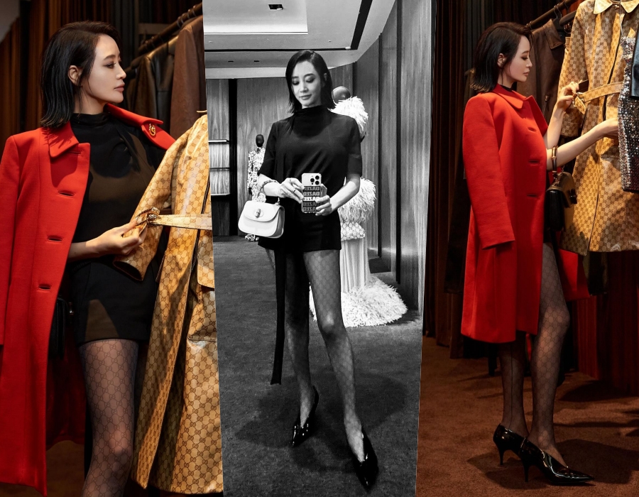 50代のキム・ヘス、鮮やかな赤いコート＆超ミニスカ姿で美ボディアピール