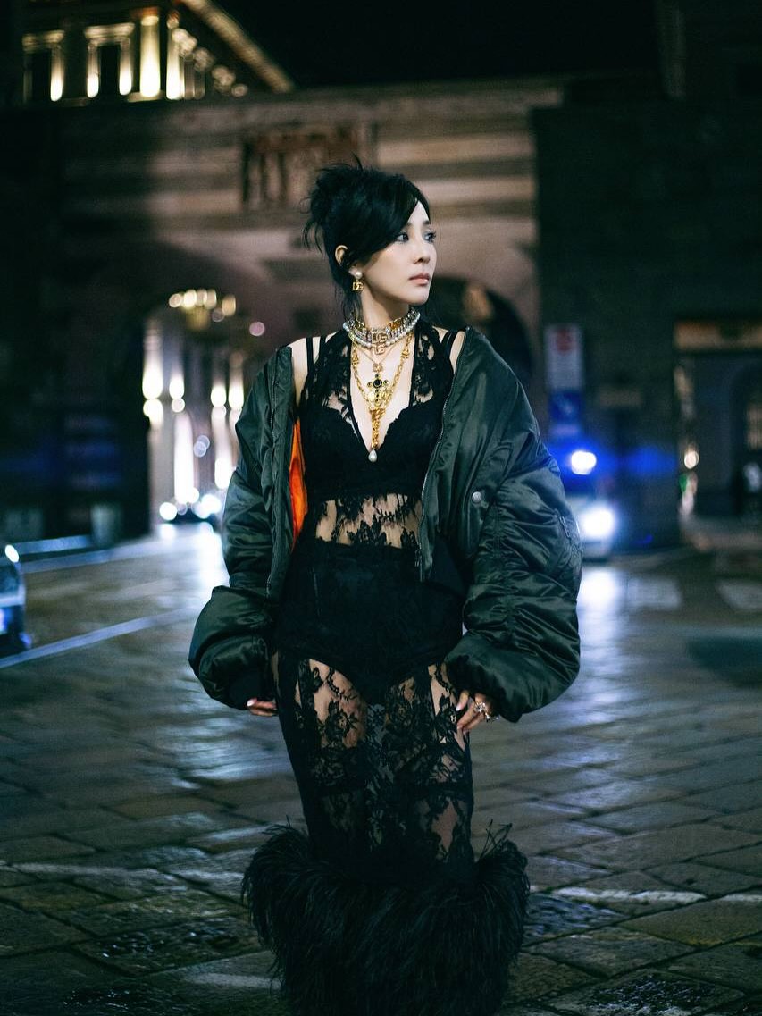 2NE1ダラ「ランジェリー・ルック」で注目…ギャップが魅力＝ミラノ・ファッション・ウィーク