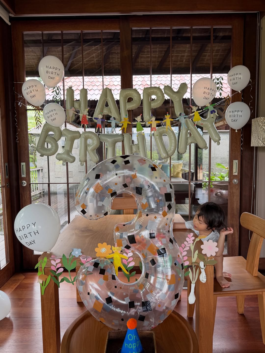 チョン・ヘビン、結婚式を挙げたバリで息子の誕生祝い　「3人になってまたやって来た」