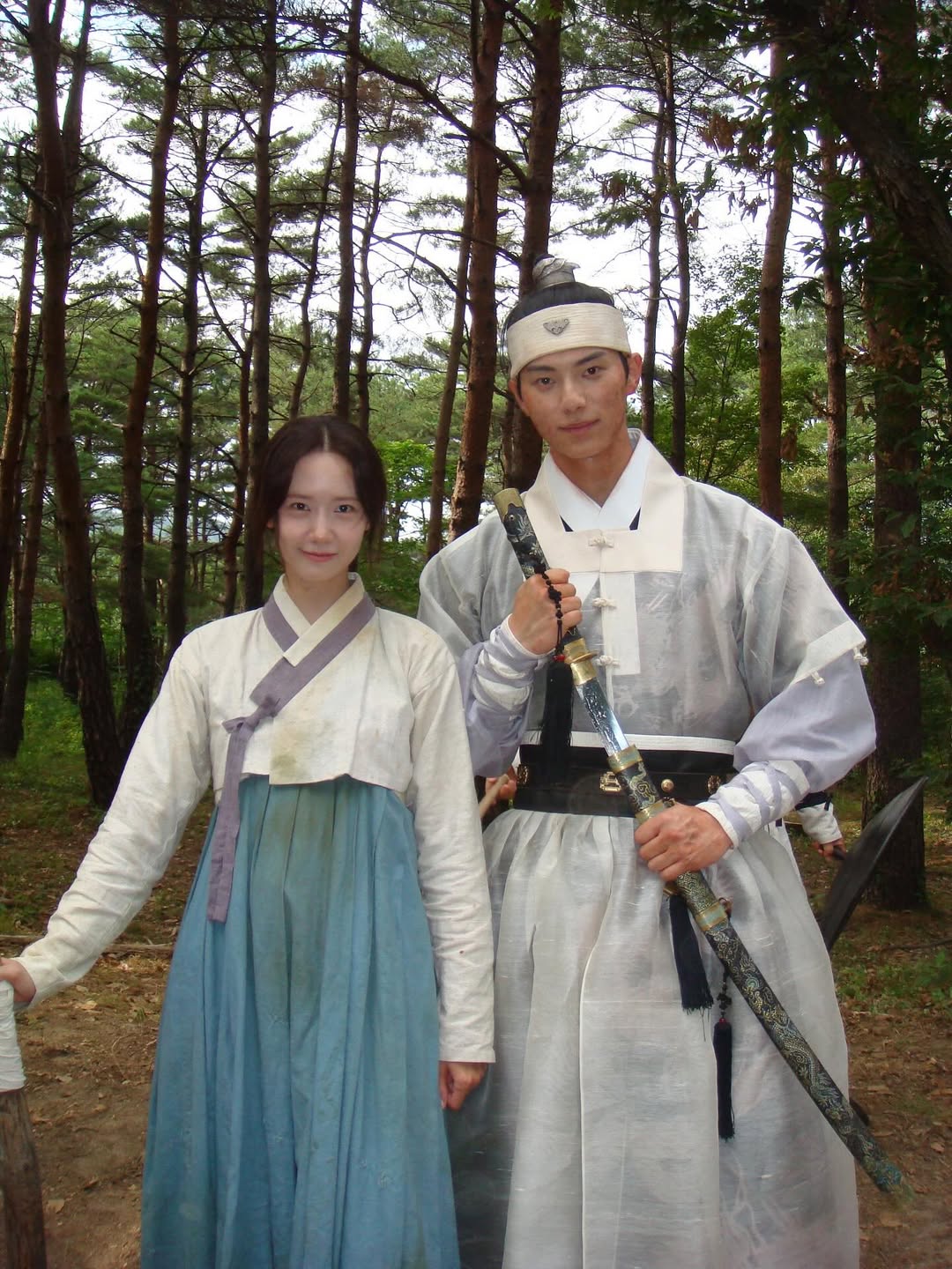 少女時代ユナ、『暴君のシェフ』で共演のイ・チェミンとの2ショット＆料理を練習中の写真公開