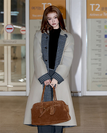 【フォト】MEOVVエラ、成熟した秋の装い