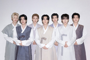 【フォト】ENHYPEN、韓服姿で秋夕のあいさつ